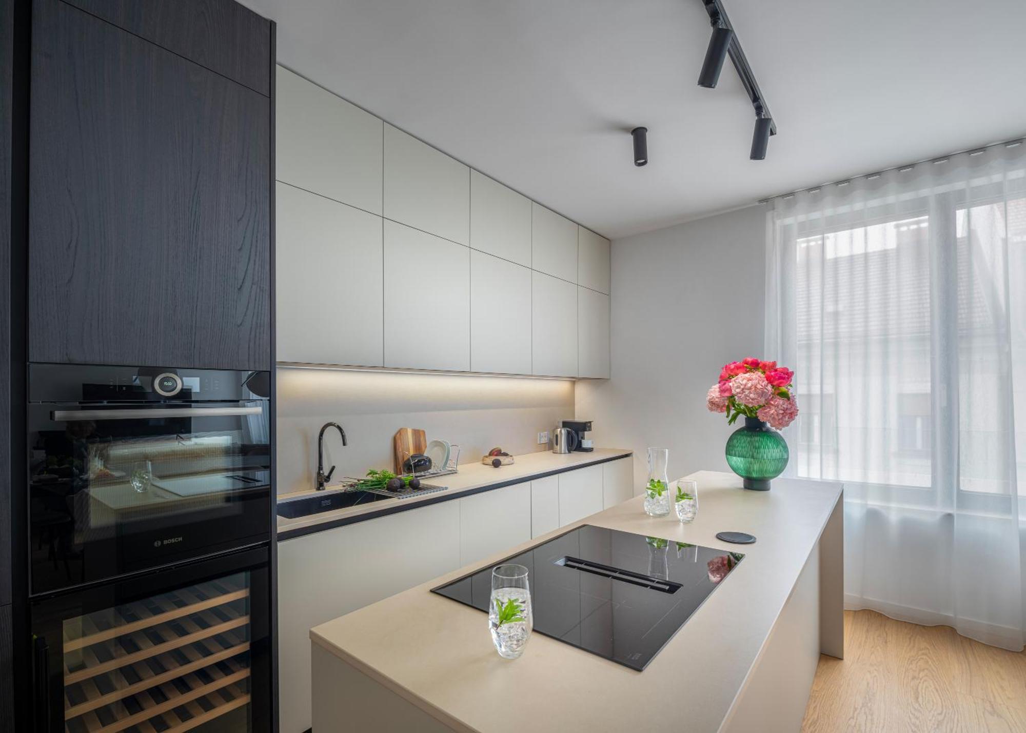 Apartment Dalmatinka Marble Residence, Serviced By City *